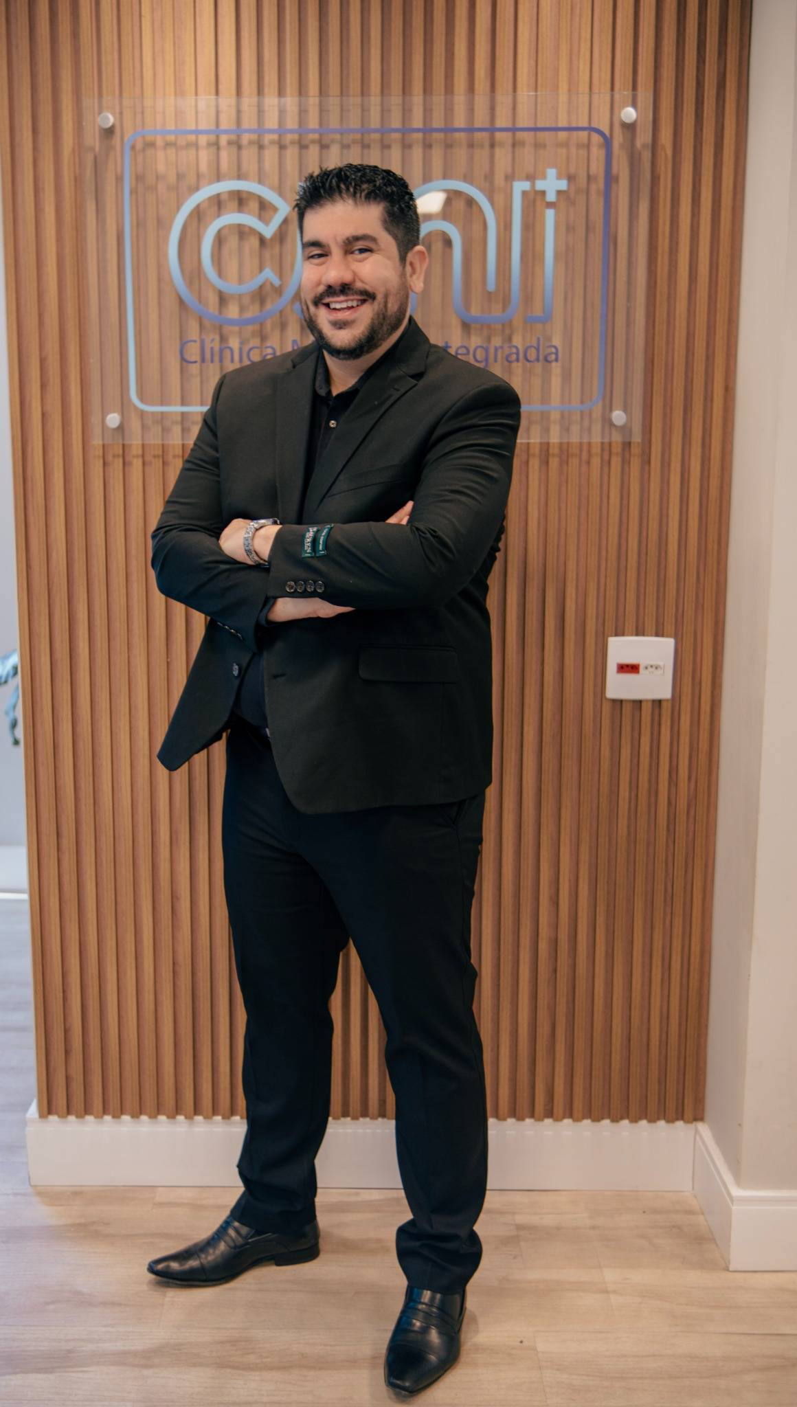 Dr. Adiney Esteves - Cirurgião geral em São Paulo